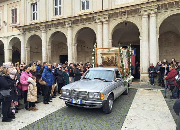 Terni celebra San Valentino: traslazione dell&rsquo;urna e processione tra fede, storia e tradizione