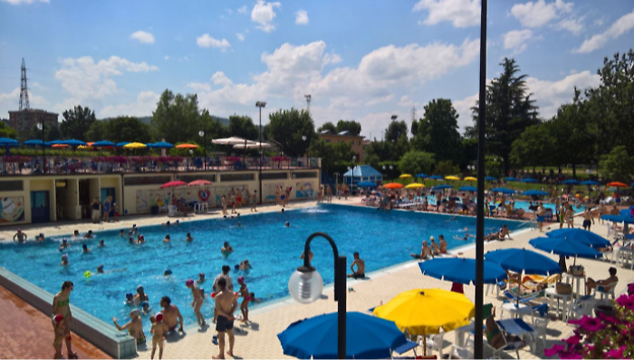 Muore in piscina, i familiari vogliono Comune e gestori nel processo