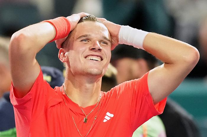 Jakub Mensik, chi &egrave; l'avversario di Jannik Sinner a Doha: carriera, il trionfo al Masters 1000 di Miami, l'idolo Djokovic 
