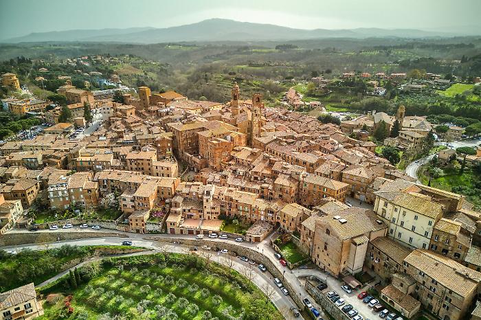 Quali vip hanno casa in Umbria?  Le celebrit&agrave; italiane e internazionali che hanno scelto il cuore verde dell'Italia