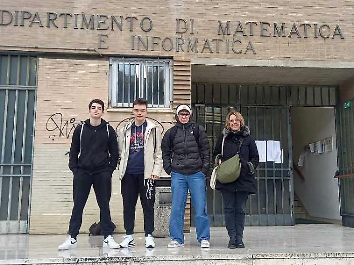 Tre giovani paladini della matematica alla conquista delle Olimpiadi
