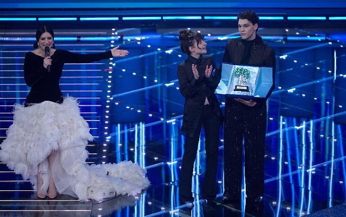 Filippucci trionfa al Festival di Sanremo: "Un sogno". E la sua Corciano fa festa | IL VIDEO 