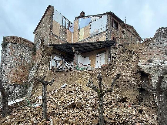 Furti e mura crollate sotto esame: sopralluogo nel centro storico di Fabro 