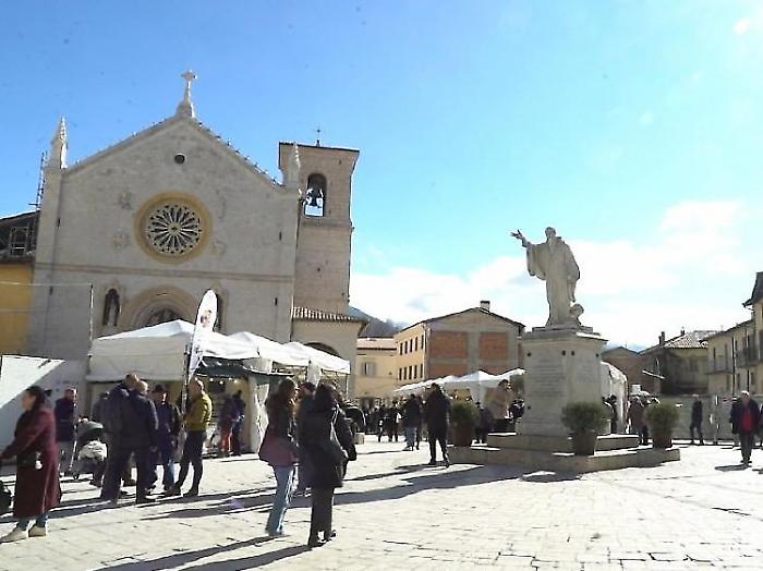 Nero Norcia, riparte la festa e domenica c'&egrave; l&rsquo;accensione della fiaccola benedettina
