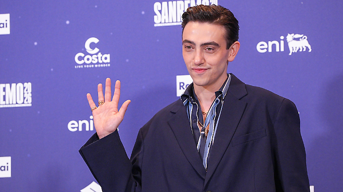 Sanremo 2026, Michele Bravi deluso dagli scarsi pettegolezzi: "Chiedo gossip a chiunque ma quest&rsquo;anno non succede niente"