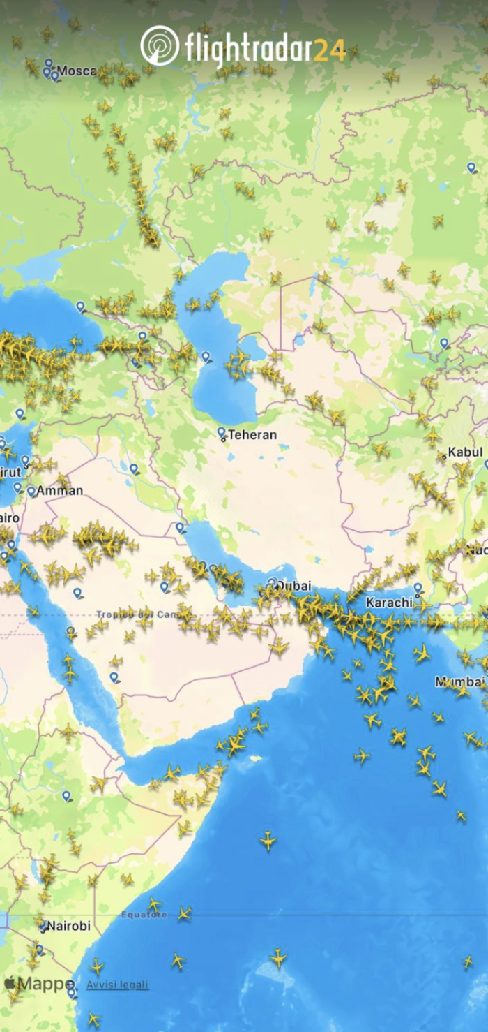 Aerei carichi di passeggeri in fuga dai cieli del Medio Oriente