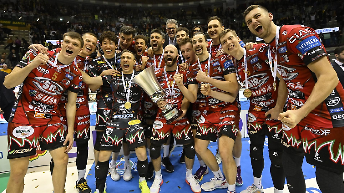 La Sir cala il settebello: Perugia vince la Supercoppa, Verona ko 3-1