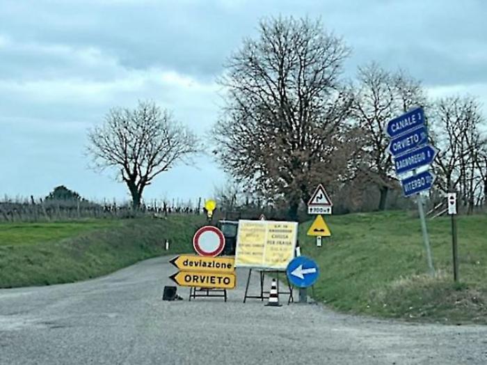 Canale isolata, i gruppi di opposizione: "Riaprire subito almeno una corsia della strada provinciale 12 Bagnorese"