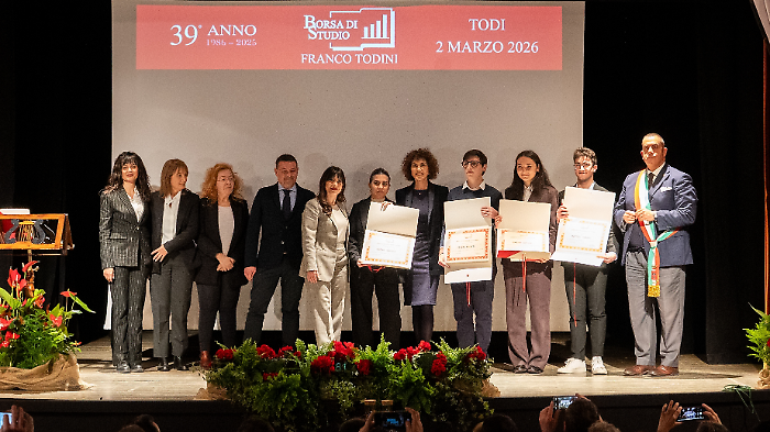 Quattro studenti di Todi premiati con le borse di studio Franco Todini: la cerimonia di consegna