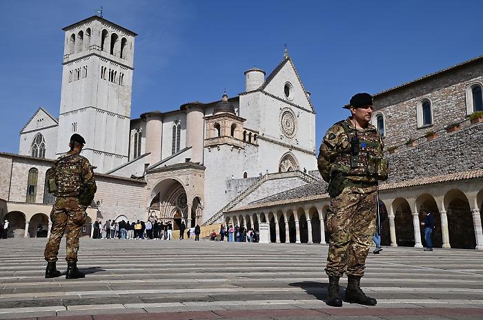 Scatta il piano sicurezza anche nei luoghi umbri: super controlli ad Assisi, nel mirino ci sono le sedi di interesse Usa e Israele