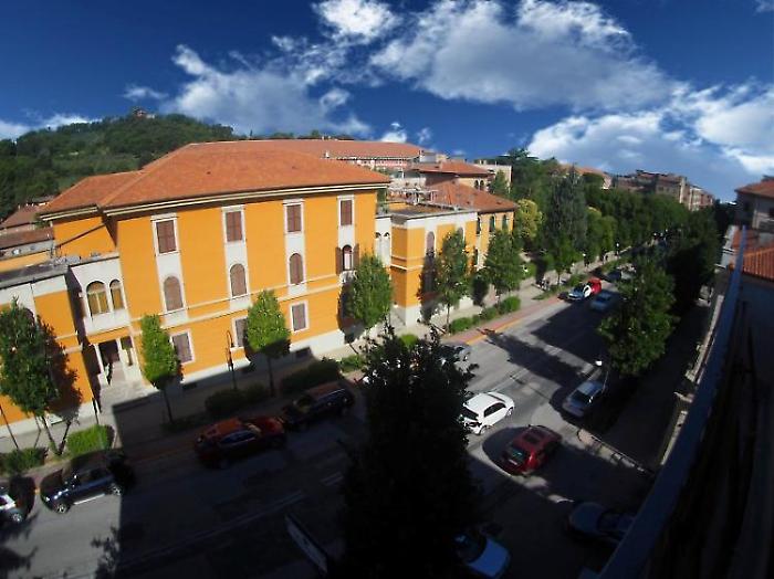 "Non bastano i parcheggi gratuiti ad attirare turisti a Spoleto". La polemica