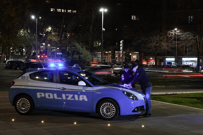 Ubriaco e con articoli rubati da una farmacia nascosti nello zaino: fermato a Fontivegge e denunciato