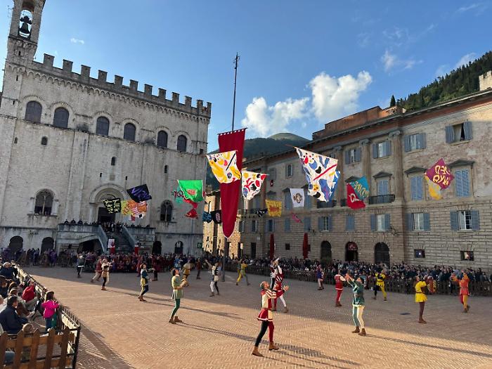 Una bandiera per Francesco, arte e tradizione si incontrano all'ex refettorio del convento
