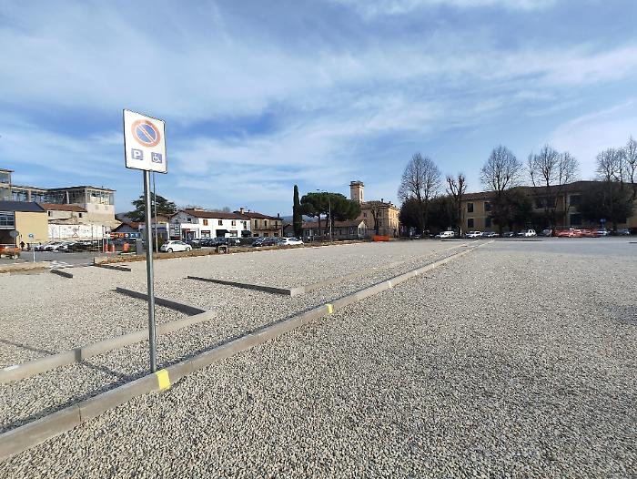 Citt&agrave; di Castello, apre il parcheggio gratuito dell&rsquo;ex scuola Garibaldi: 92 posti auto a due passi dal centro