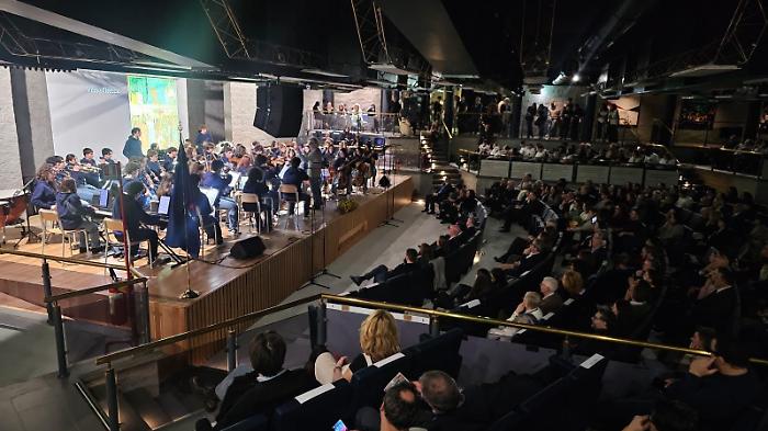 Riapre il centro congressi Capitini dopo i lavori di ammodernamento: maxi investimento da 1,1 milioni di euro