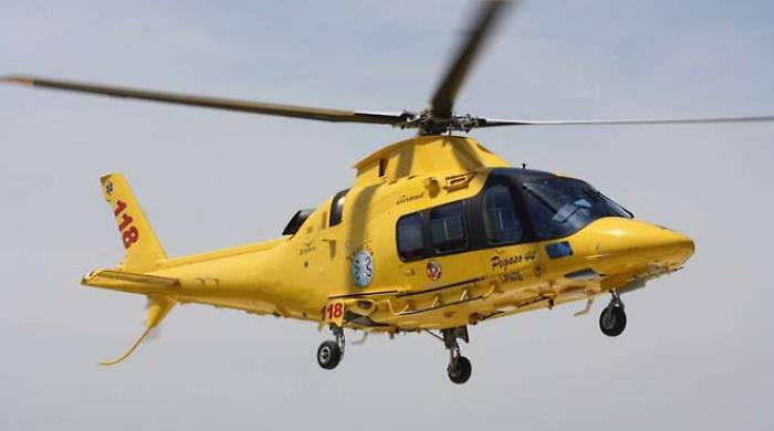 Scontro fra auto e moto lungo la Tre Valli: 49enne in prognosi riservata