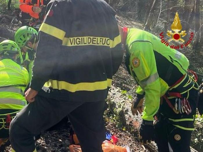 Operatore forestale rimane ferito in una in zona impervia:  il recupero in elisoccorso 