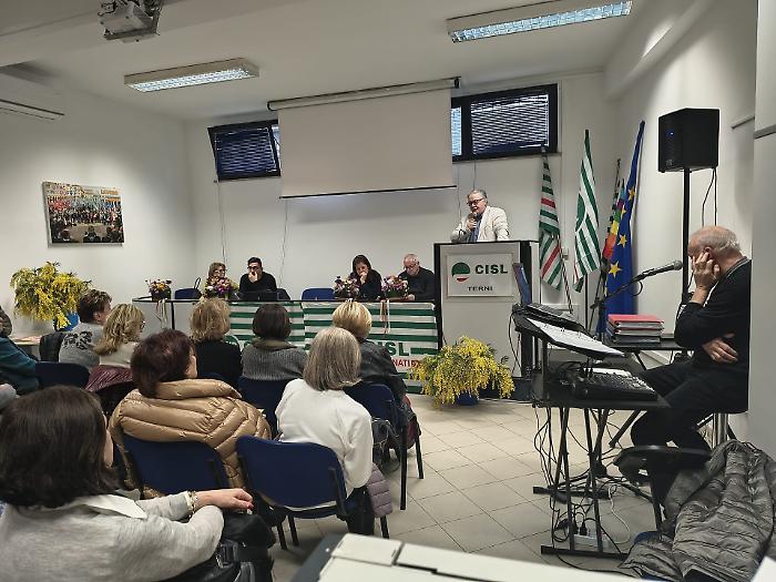 "Io sono una persona per bene": il presidente Sauro Pellerucci consegna il riconoscimento a Mogol