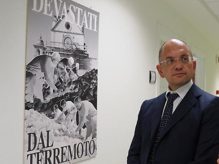 Castelli traccia la rotta: "Nell'Umbria del cratere normalit&agrave; pi&ugrave; vicina"