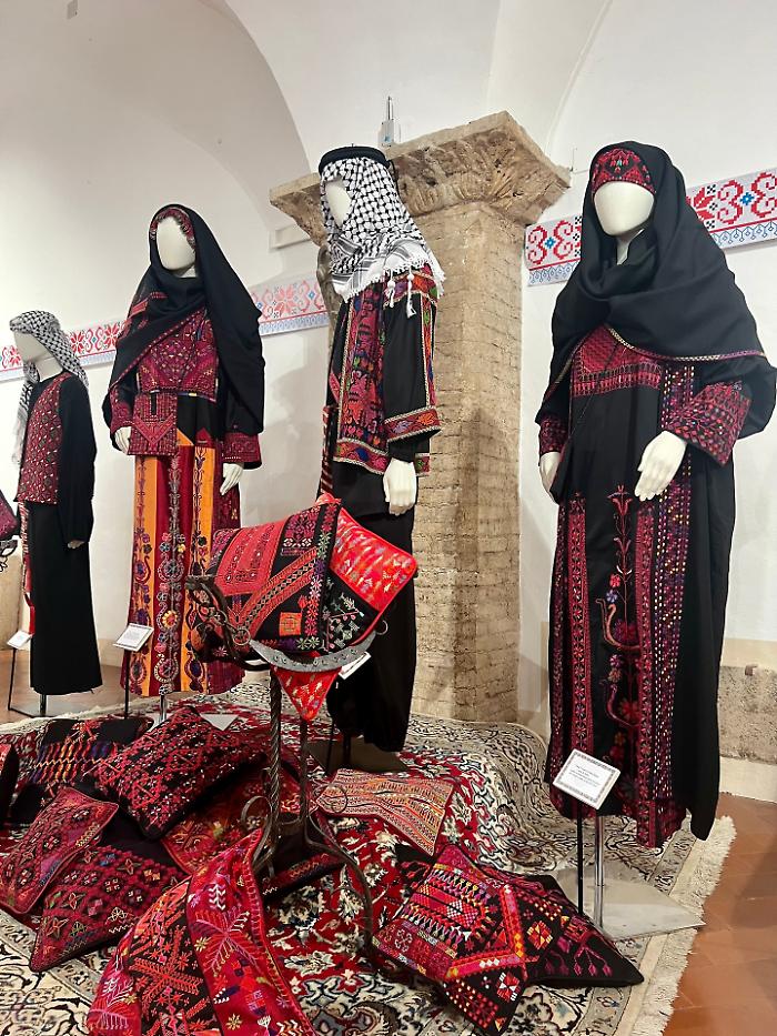 Assisi, citt&agrave; unite da un filo d'amore: l'arte del ricamo come ponte per Betlemme e Palestina 