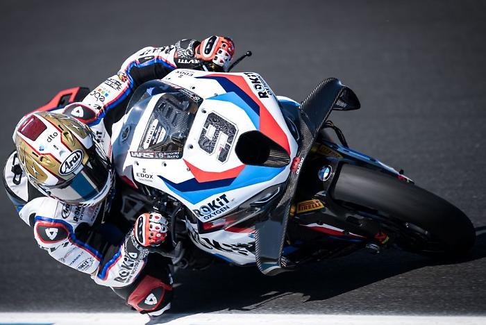 Mondiale Superbike, test col maltempo per Petrucci: sesto tempo
