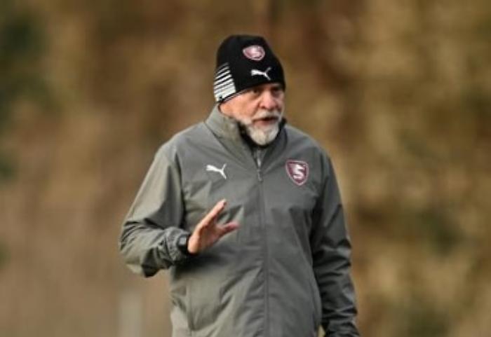 Serse Cosmi, prima vittoria con la Salernitana ma senza il suo modulo del cuore: "Il 3-5-2? Lo conosco meglio di mia moglie"