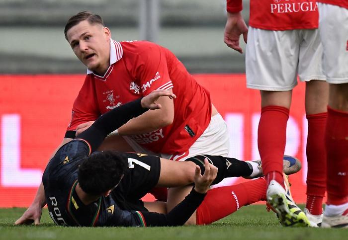 Grifo: Tedesco valuta il ritorno al 4-3-1-2 per Arezzo, rientra Megelaitis