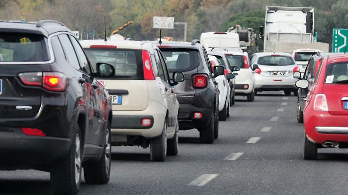 Doppio tamponamento sulla E45 a Montebello: ci sono feriti. Chiuso tratto della superstrada