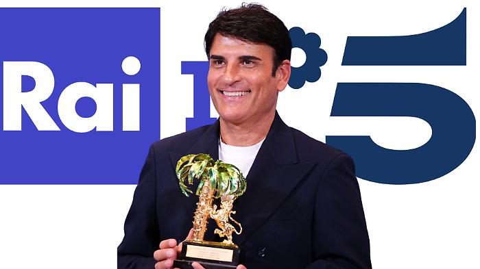 Sal Da Vinci accende il derby tra Rai 1 e Canale 5: il vincitore di Sanremo si "sdoppia" e monopolizza la prima serata