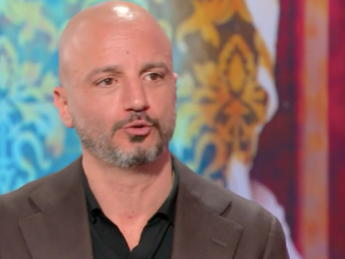 Nicolas Vaporidis annuncia: "Diventer&ograve; Pap&agrave;". Chi &egrave; la moglie Ali Rinaldo