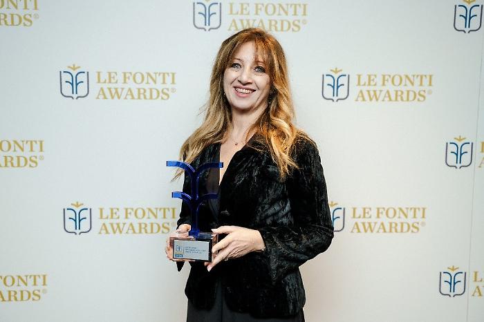 Terni, doppio riconoscimento per l'azienda "Umbria Energy": premiata al "Le Fonti Awards 2026" come Eccellenza dell'Anno e CEO dell'Anno all'ad Laura Caparvi