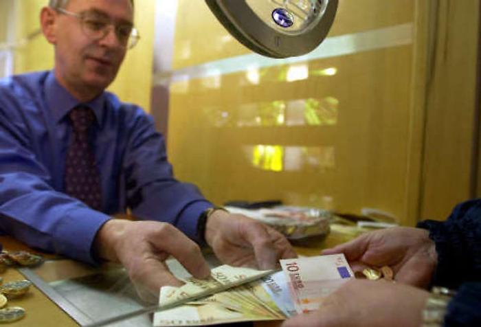 Prestiti personali, gli umbri chiedono  pi&ugrave; soldi  e allungano la durata 