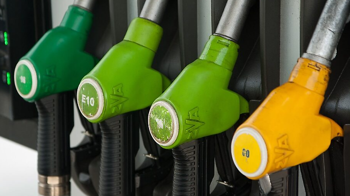 Scatta il Decreto carburanti, taglio di 25 centesimi: ecco quanto costano adesso gasolio e benzina