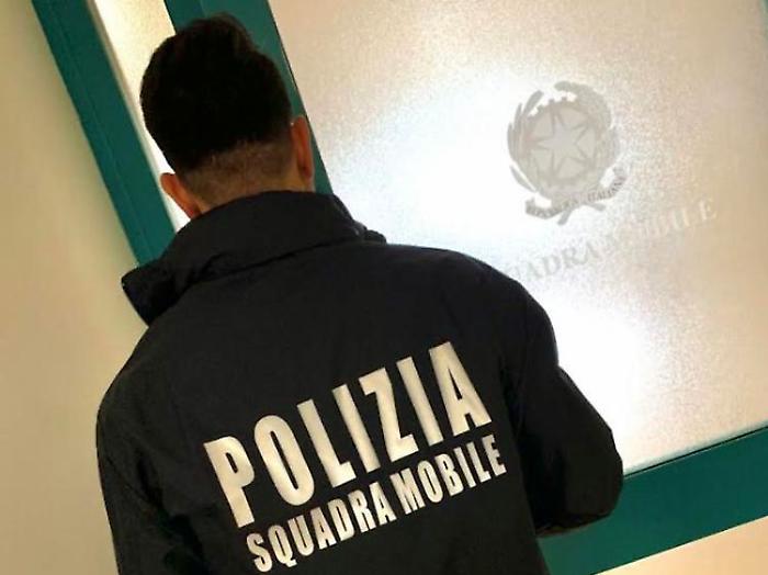 Hashish per posta dagli Usa: domiciliari al ventunenne