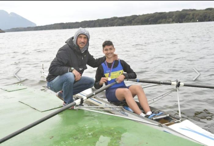 Padre e figlio in gara, tutti e due sul gradino pi&ugrave; alto del podio