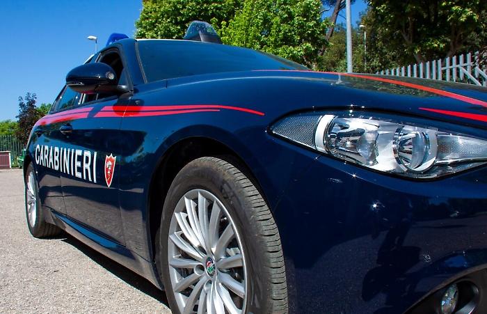 Fermato con hashish e contanti in auto: in casa aveva altri 96 grammi. Arrestato 26enne 
