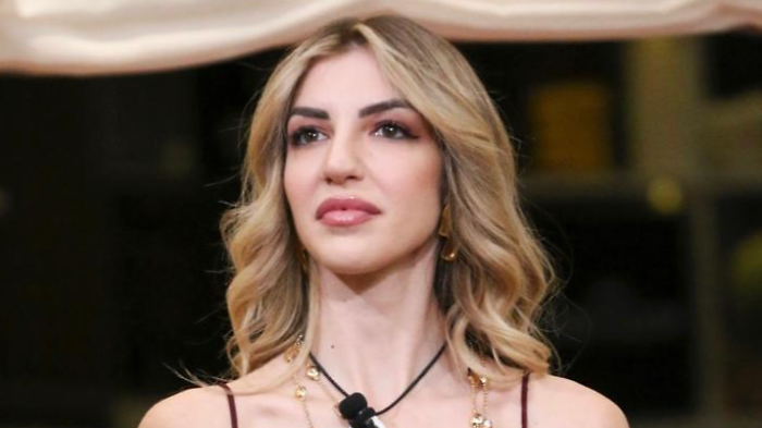 Lucia Ilardo, chi &egrave; la concorrente del Grande Fratello Vip : dalla laurea in Giurisprudenza al percorso per diventare speaker radiofonica