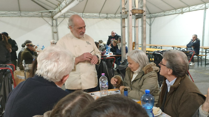 Sapori, tradizione e Andy Luotto: a Mantignana  di Corciano al via la 22esima rassegna della torta di Pasqua umbra