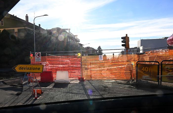 Cantieri a Perugia: sensi unici, restringimenti e orari straordinari per i lavori del Brt. Ancora proroghe