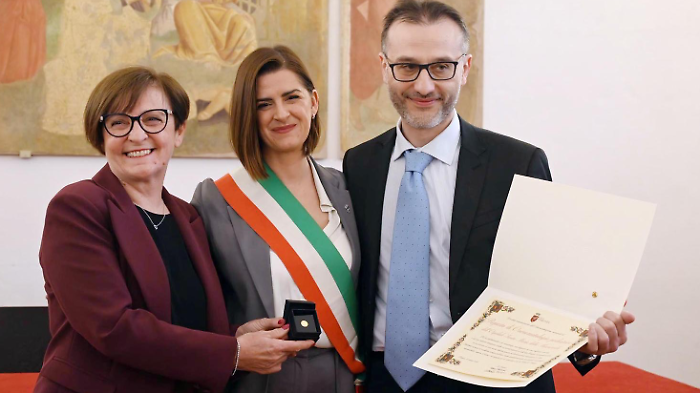 Il Baiocco d'oro dedicato all'impegno in ambito sanitario e al valore della cura. La sindaca Ferdinandi: "Un gesto di riconoscenza autentica"