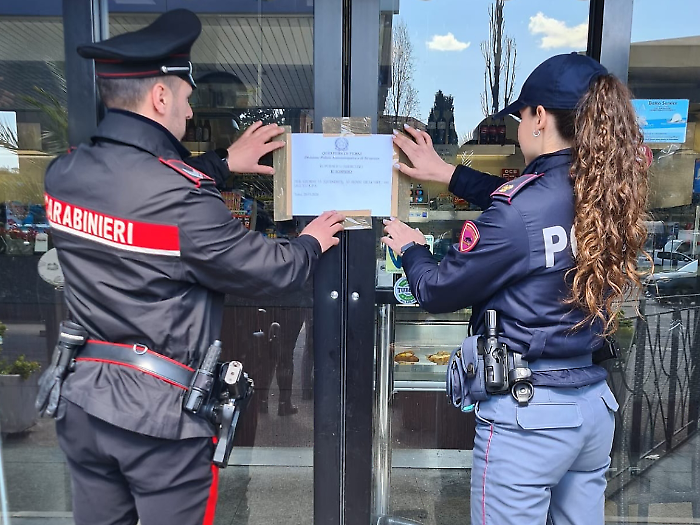 Maxi rissa in un bar di Terni: diversi feriti. Locale chiuso per 15 giorni 