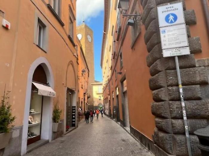 Perdita di residenti e negozi chiusi: "Un piano per salvare il centro"