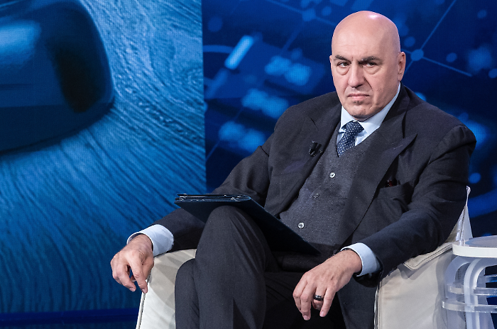 Crosetto nega agli Stati Uniti l'uso della base di Sigonella 