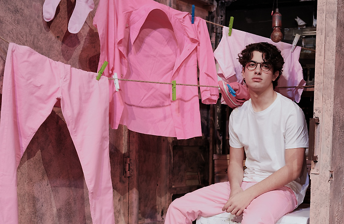 Il ragazzo dai pantaloni rosa al Lyrick di Assisi: il jukebox musical che parla ai giovani