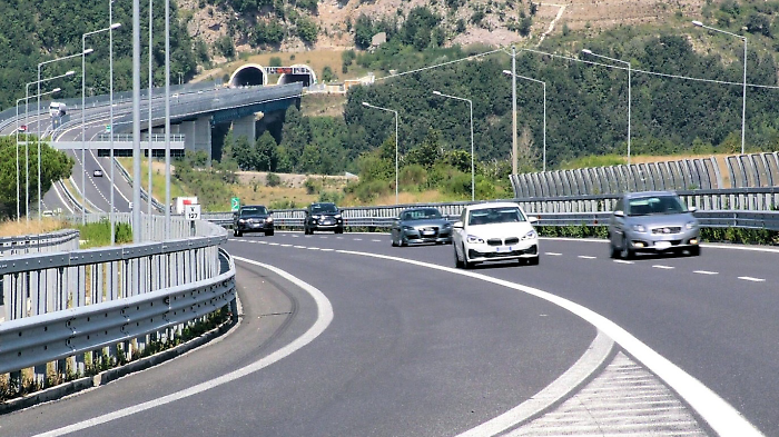 Esodo di Pasqua, stimati 60 milioni di veicoli su strade Anas. Quando conviene mettersi in viaggio e quando rientrare