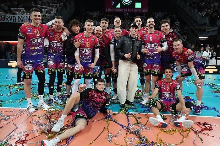 La Sir Sicoma Monini non stecca, batte il Las Palmas 3-0 e vola alle Final four