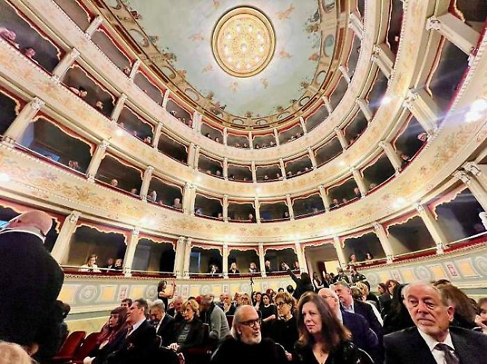 Teatro Sociale: oltre il sold out per la riapertura