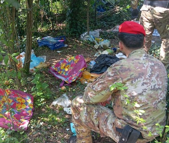 Narni, blitz nelle aree boschive a Castelchiaro e Erba Bigia: sequestrata droga e armi bianche. Due arresti