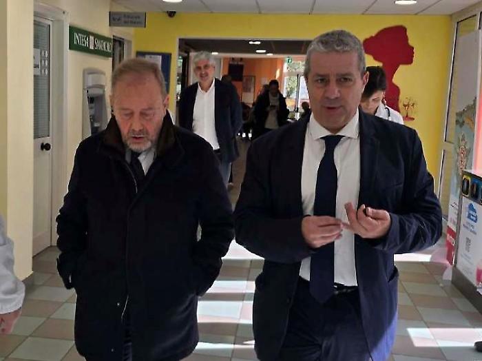 Pet therapy in oncologia con Dottori a 4 zampe. L'annuncio del consigliere Lisci: "Altro segnale di rilancio dell&rsquo;ospedale"