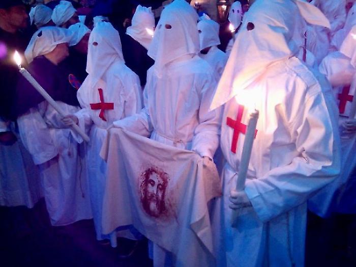 E' la notte della Via Crucis: gli appuntamenti nelle citt&agrave; e nei borghi dell'Umbria